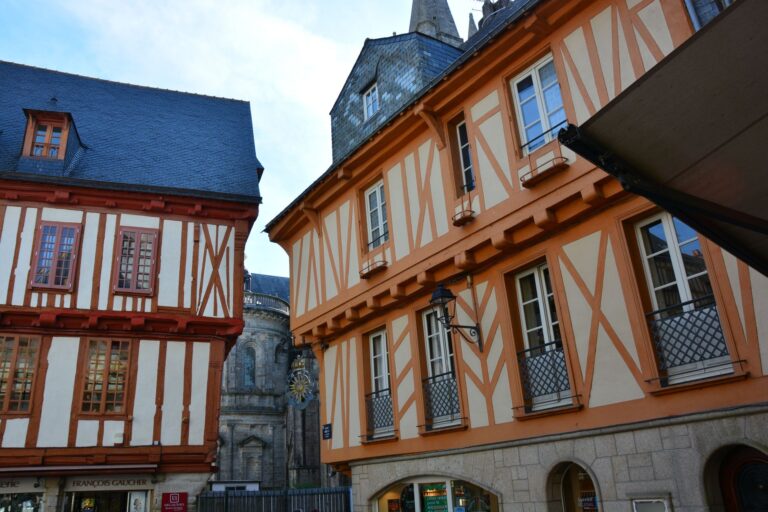 Pourquoi Rennes offre-t-elle une ambiance conviviale ?
